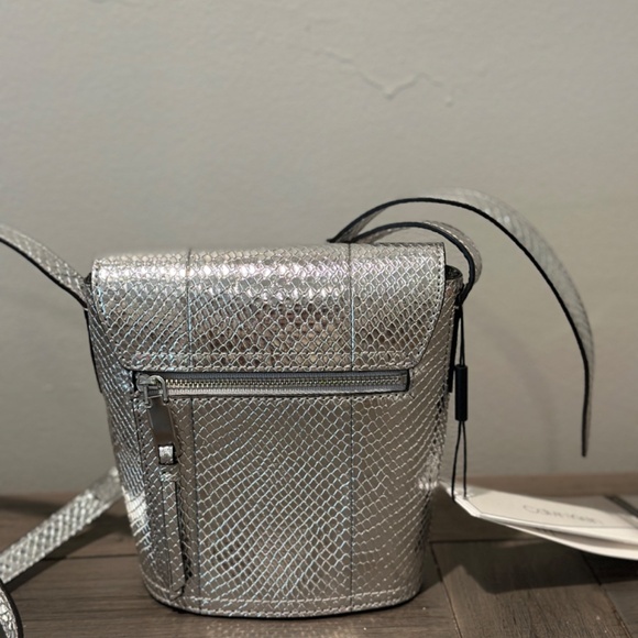 BNWT Calvin Klein Limited Edition Statement Series Silver Lock Bucket Bag - Picture 5 of 10